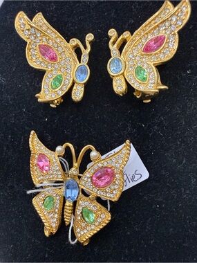 KJL Butterfly gold tone earring and brooch Set